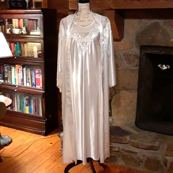 Bridal style robe & gown set - Picture 1 of 9
